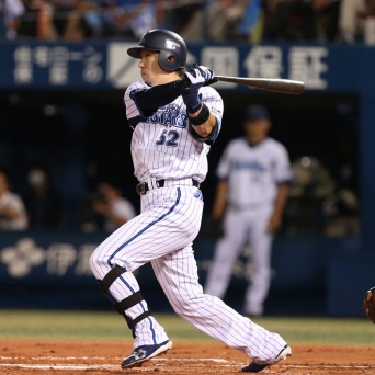 自らは現役続行を宣言している多村仁志。果たしてその去就は？