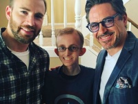 【感動実話】アベンジャーズは本物のヒーローだった！がん患者の少年を訪問