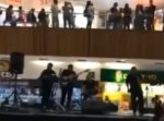ショッピングモールで浸水 ⇒ バンドがなぜかあの曲を演奏！