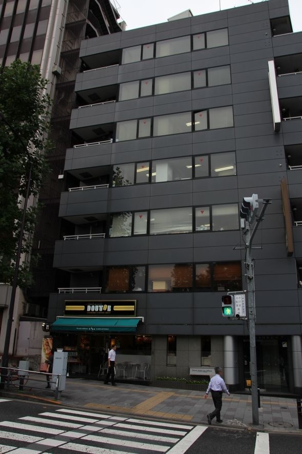 となりにはドトールがあった(14年10月撮影)