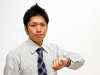 ぶっちゃけ「年下の上司」ってアリ？　6割以上の男性が「●●」！