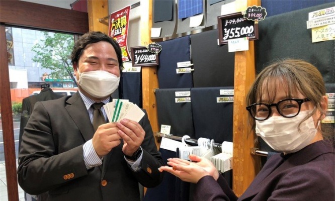 新社会人の皆さん、「ごあいさつ」にはもう慣れた？　交換した名刺で「オーダーメイドのスーツ」お得に作れます
