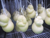 画像は淡路島牛乳のウェブサイトより