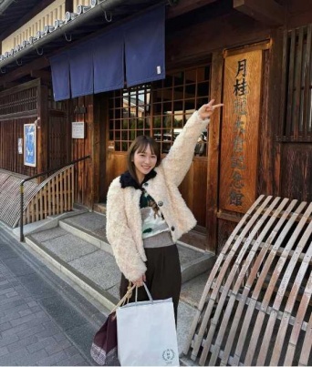 Instagram:川栄李奈(@rina_kawaei.official)より