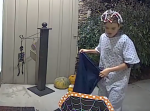 ハロウィンに降臨した天使？　お菓子をゲットできなかった男の子が代わりに…