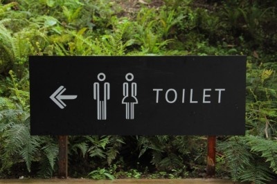 男子も激萎え！　トイレで手を洗ったあと、髪や服でペタペタ拭いちゃう女子●●％