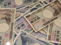 どっちもどっち？　女子が付き合いたくないのは「ケチ男子」or「浪費家男子」