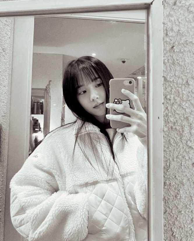 X：JISOO(@NEWSJISOO)より