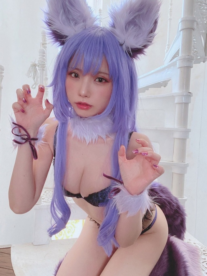 ⒞『えなこ×BEASTARS ワイルドキック』