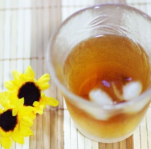 麦茶の変わった飲み方あれこれ！ ウコンを入れる!?