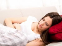 生理痛の重さは年齢で変化するもの？⇒「年齢を重ねるごとに重くなった：●％」
