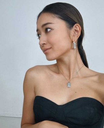 Instagram：みちょぱ(@michopa1030)より