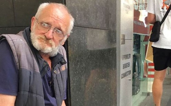 おじいさんのかわいがっていたペットのネズミが盗まれた！？町の人々が協力し大捜査網。その結果・・・(オーストラリア)