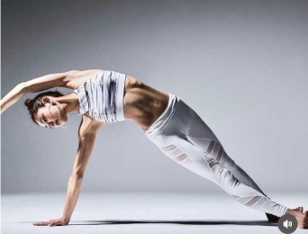 Instagram:松本莉緒(@matsumoto_rio1022)より