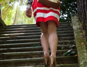 見えちゃうぞ！　男性が「無防備すぎる」と思った女子の言動6つ