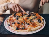お座敷はイヤ？　初めての食事デートで、女子が避けたがるお店4パターン