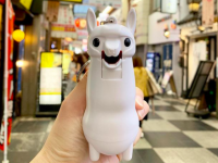 かわいいラマの形状をしているけど、強力な携帯用催涙スプレーが販売されている件