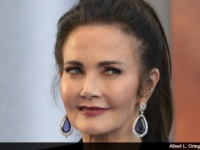 初代ワンダーウーマンのリンダ・カーターがジェームズ・キャメロン監督を批判！