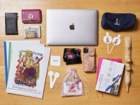 【バッグの中身】全部、幸せにつながっている。アート思考の社長を支える仕事グッズ