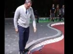 ドッキリではありません。　初老の男性がスケボー場に現れると…？