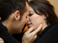 男性に聞いた！　「キスからはじまる恋」って本当にある？