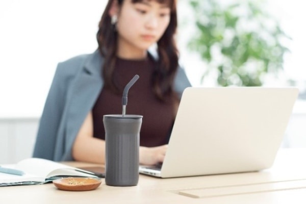 口紅がつきにくい！　働く女性のためのストロータンブラー新発売