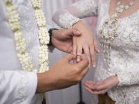 結婚10か月後、夫が女性だったことが発覚。しかも詐欺師だった