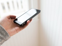 ＵＳＡ　ＥＸＩＬＥに未練あり？3人だけのＬＩＮＥ作った