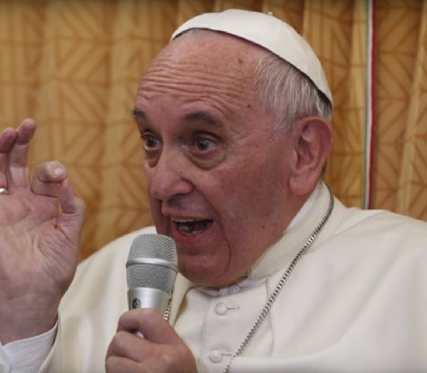ローマ法王、米大統領選について「良心に従って選択を」と提言