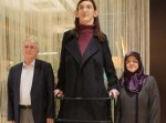 トルコの世界一高身長女子。目下の悩みは「目立ちたくない」