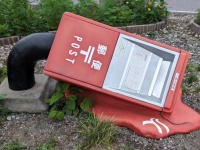 あまりの暑さで！？　栃木で〝溶けたポスト〟激写され「もう駄目だおしまいだ」「ダリの絵みたい」の声