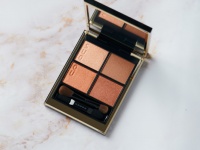 SUQQU定番アイシャドウ、リニューアルの裏話