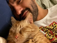 話しかけると必ず応えてくれる最高の相棒さ！ヒゲメンが自慢の愛猫を語る