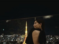 新木優子、黒ドレスで色っぽい“美背中”を披露。「なんとも美しい♪」「素敵なロングドレス！」「めっちゃ可愛いなぁ」の声