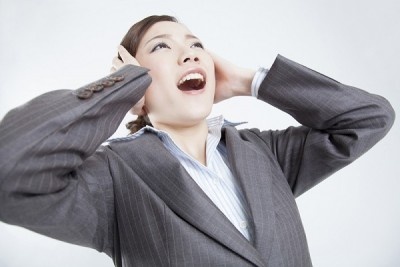 笑ってごまかせ……ないよね!?　私の強烈オナラエピソード！「空気清浄機のニオイレベルがマックスに」