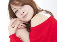 女性の「肩出し」ファッションって魅力的なもの？　約6割の男性の本音は……