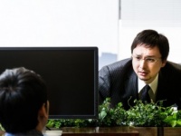 働く男子の本音！　職場の先輩の言うことは絶対？　「そうは思わない」●●％