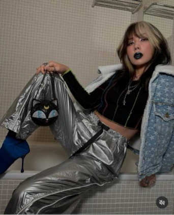 Instagram:仲里依紗(@riisa1018naka)より