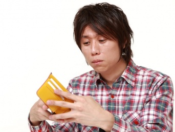 この先不安じゃないの？イマドキ男子の貯金が少ない理由を考えてみた