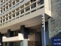 女子生徒の「スカート内・何度も盗撮」、電車内で【女性を繰り返し撮影】、スーパーで万引きなど…　「4人の教諭」を懲戒処分