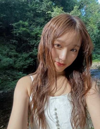 Instagram:矢吹奈子(@75_yabuki)より