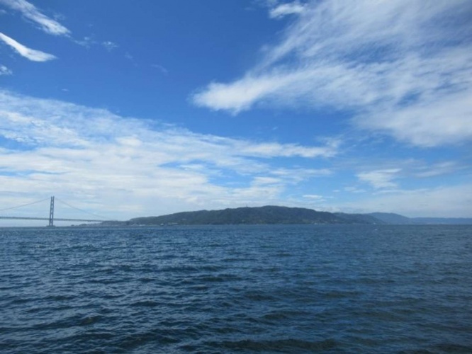 淡路島と海（画像はPhotoACより）