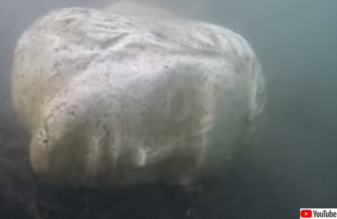 ローマ帝国皇帝「カリグラ」の豪華船の飾りか？ネミ湖の底で大理石の頭部が発見される