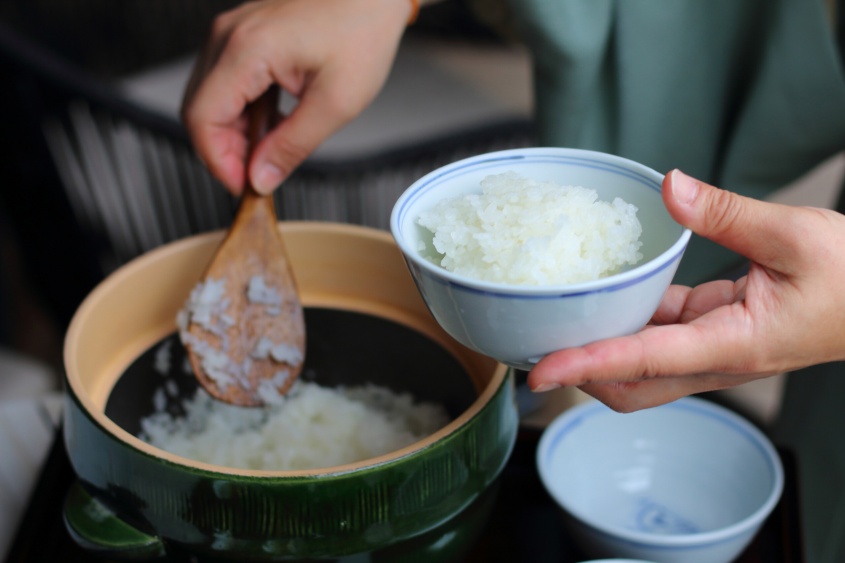 部活動の遠征中『15人発症』　「カンピロバクター」集団食中毒　旅館の食事が原因【39.8℃の発熱者も…】