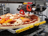 レゴで本物のピザを作る製造機作ってみた。おいしくできたよ！