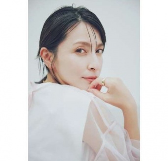 Instagram:奥菜恵(@megumi_okina)より