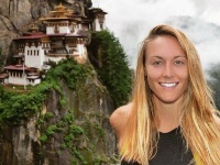 弱冠27歳！　人類史上最速で世界196ヶ国制覇の旅を達成間近な美女が話題に
