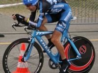 世界トップクラスの自転車競技選手が自身の脚の写真を公開。人体解剖図のような象徴的なふくらはぎに隠された真実