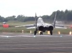 ビビった！　予想を超えた！　ほぼ垂直に飛び上がるロシアの戦闘機