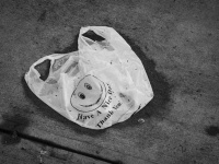 レジ袋の有料化が裏目に？ かえってプラスチックゴミが増加する可能性